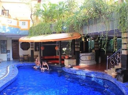 Sri Ratu Hotel Legian Esterno foto