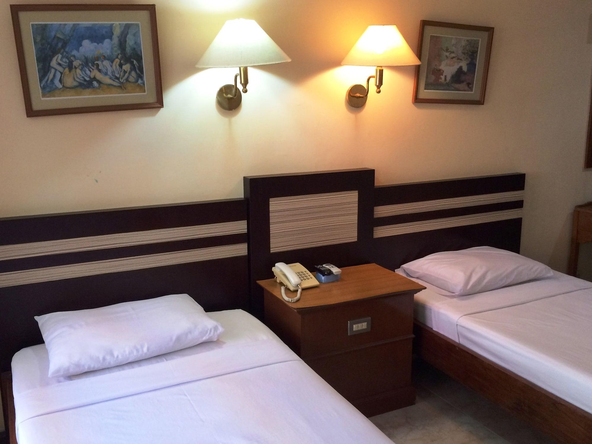 Sri Ratu Hotel Legian Esterno foto
