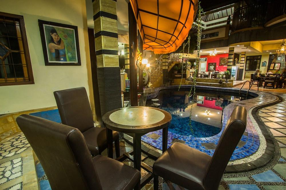 Sri Ratu Hotel Legian Esterno foto
