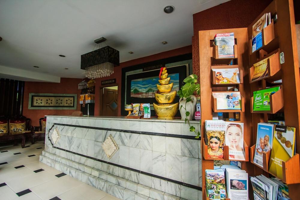 Sri Ratu Hotel Legian Esterno foto