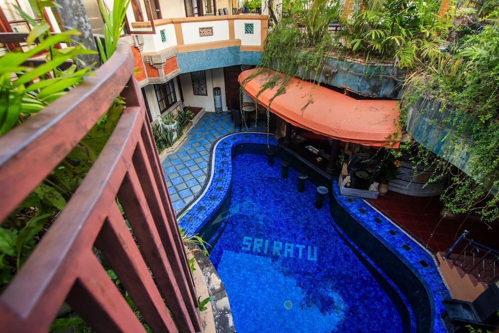Sri Ratu Hotel Legian Esterno foto